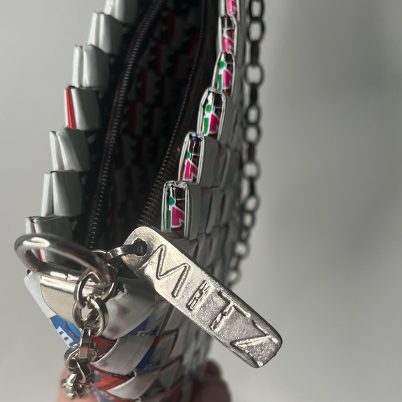 MITZ Campy M&M’s Blue and White woven Purse with metal chain handle - Picture 4 of 4